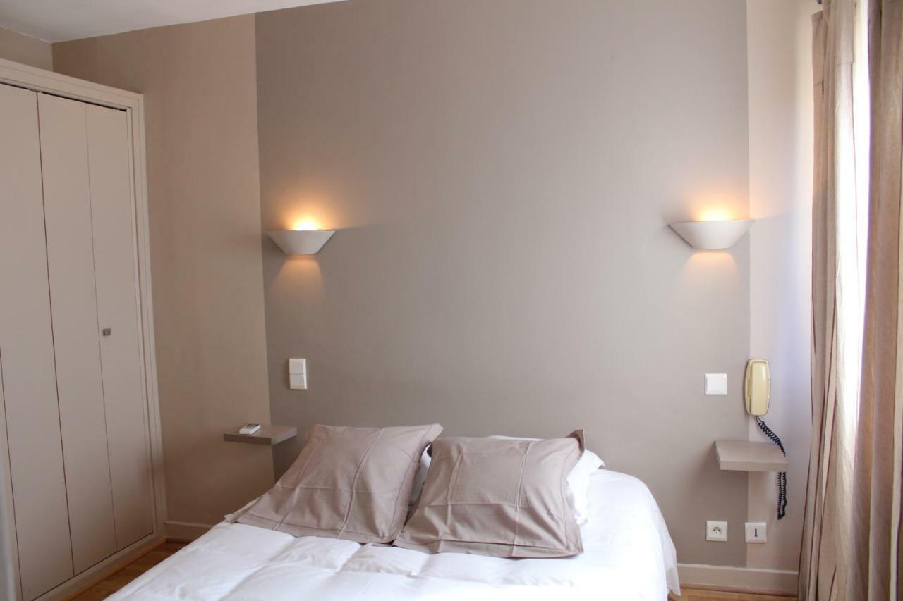 Les Glycines Hotel 2*