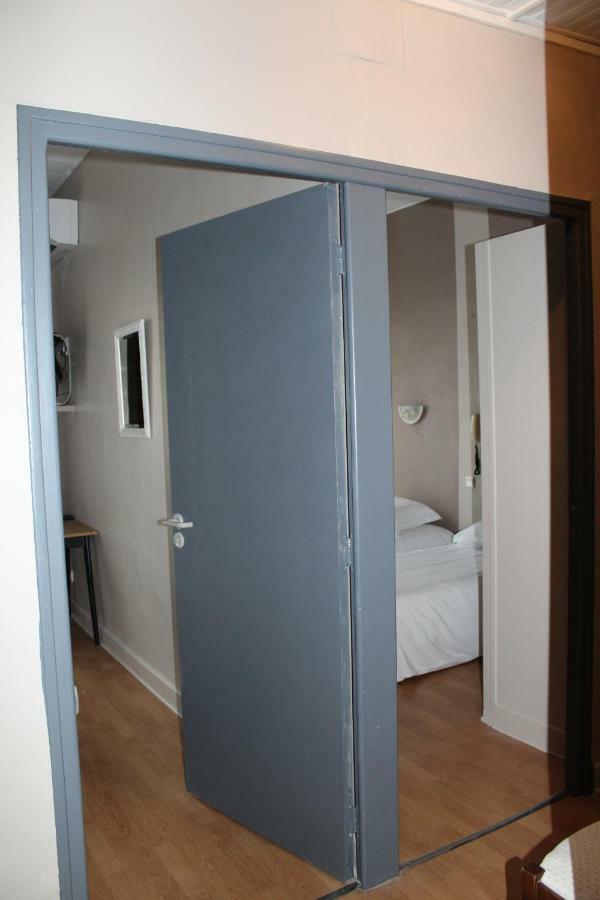 Les Glycines Hotel 2*